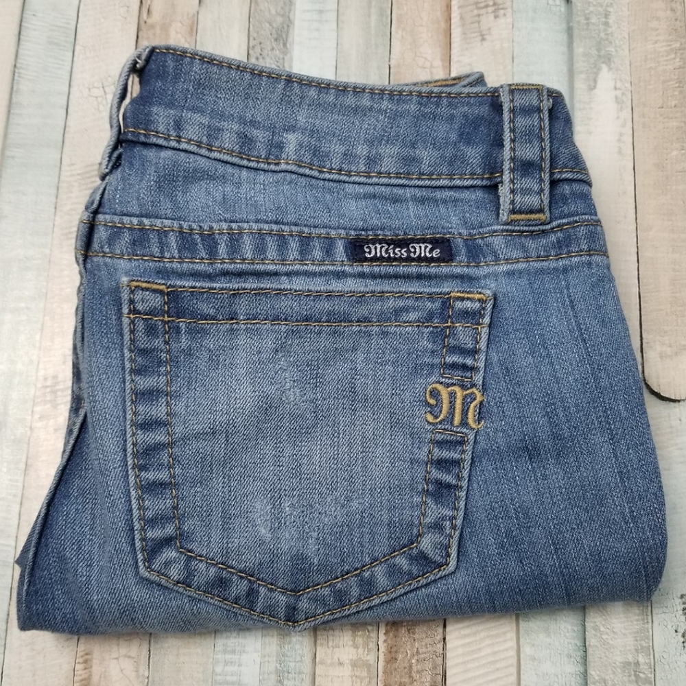 Miss Me Signature Cuffed Capri Jeans
